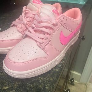 Pink dunks